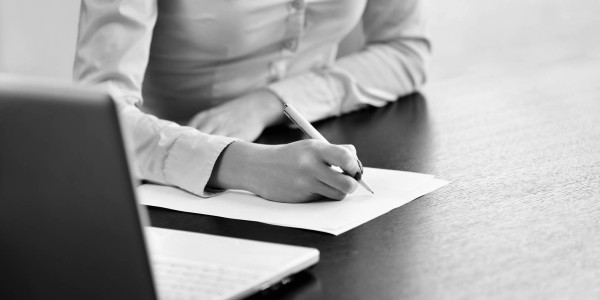 Residentes Comunitarios Eixample · Representación Legal en Casos de Discriminación